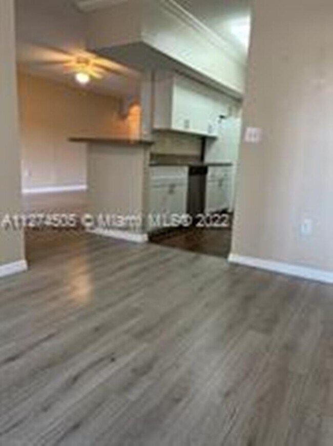 Photo - 101 SW 117th Ave Unidad 107