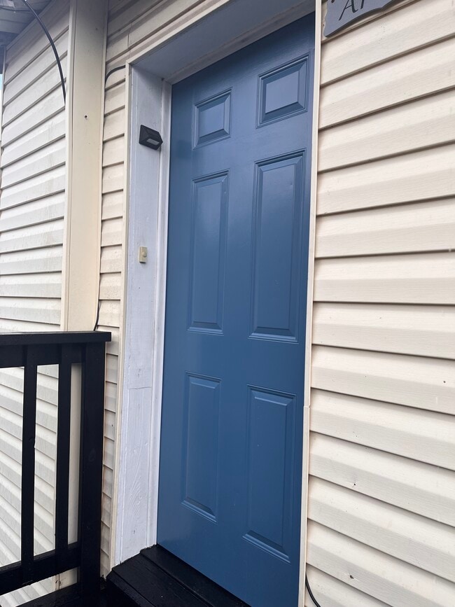 Entrance door - 710 W Canal St Unit Apt B