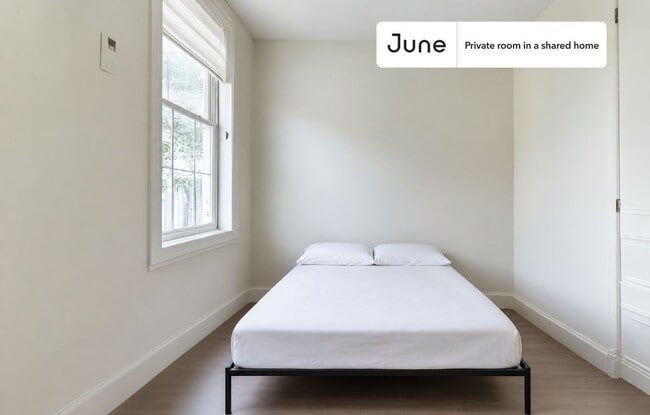 Building Photo - Room in Shared 2 bed/1 bath home in Greenpoint