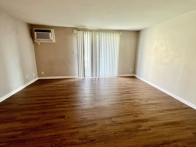 Photo - Spacious 1 Bdr Apt Across from KSU - Available 8/1!