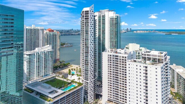 Photo - 1300 Brickell Bay Dr Unidad 1913