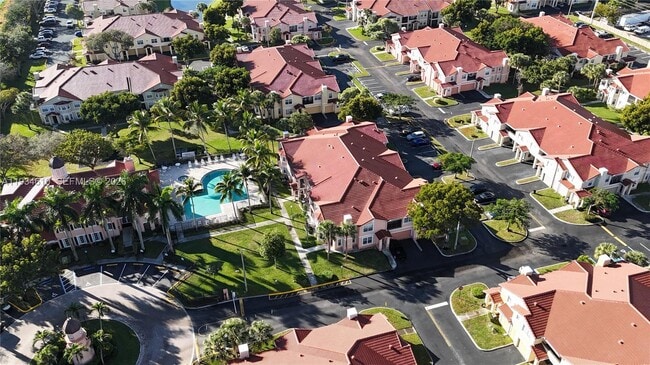 Photo - 2007 Belmont Ln Unit 2007