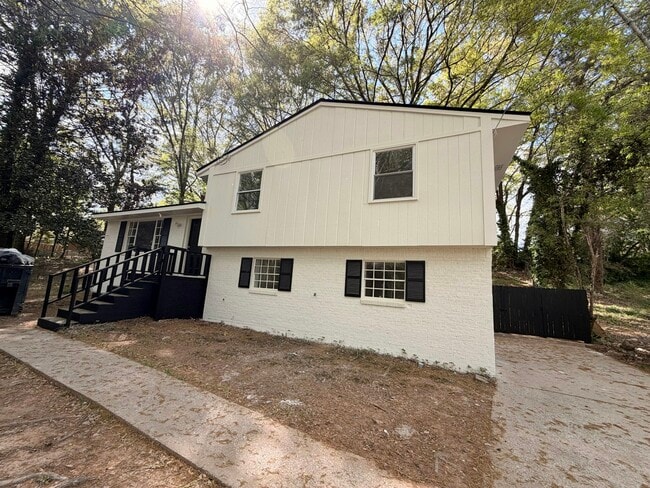 1636 Del Rio Way