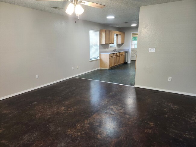 Photo - 1911 Watts Rd