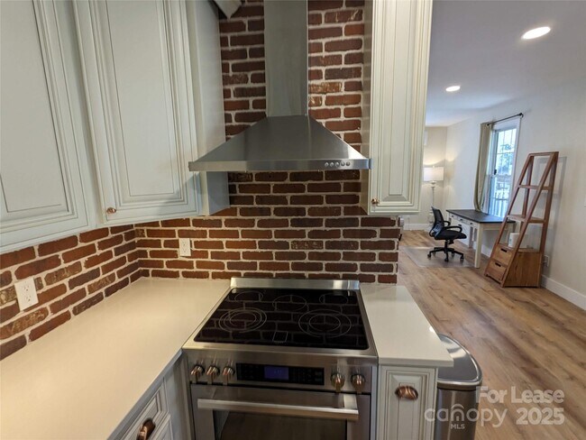 Photo - 29 Woodrow Ave Unit 1