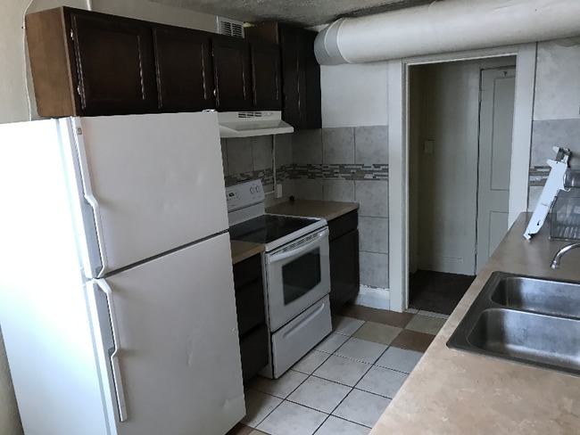 Photo - 945 E 3rd St Unidad walk out bsmt