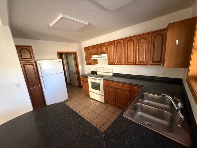 Photo - 403 W 3rd St