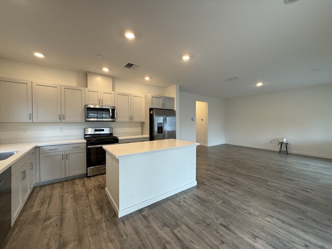 Photo - 3087 Thyme Pl