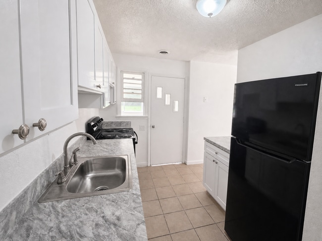 Photo - 106 Louise Rd