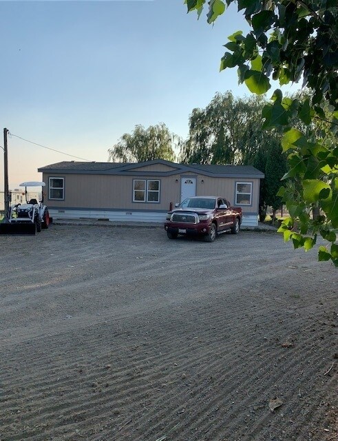 Photo - 2963 Rd S SW