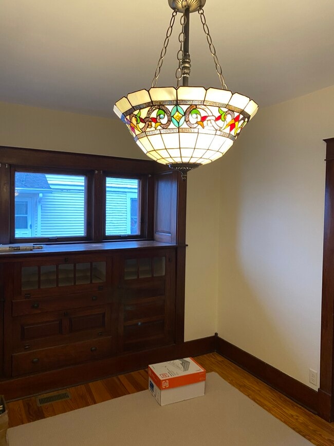 Photo - 142 N Main St