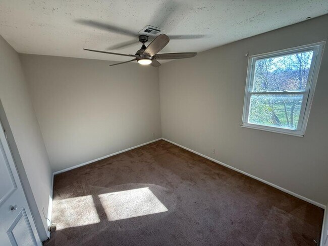 Photo - 4617 Longbranch