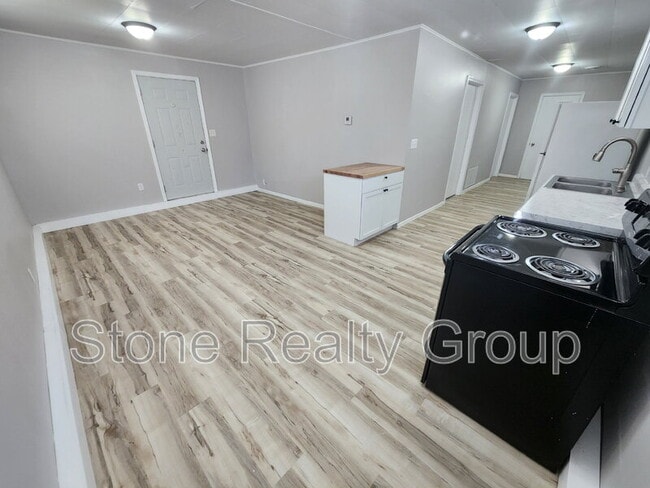 Photo - 2001 N 25th St