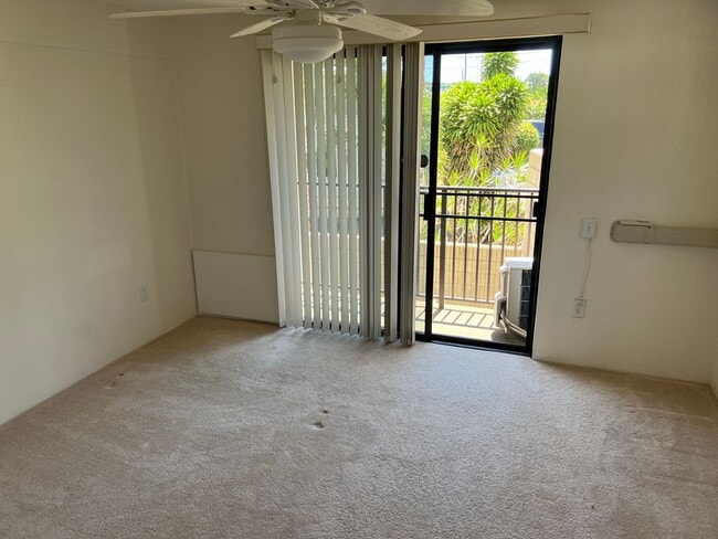 2860 Waialae Ave Unit 118