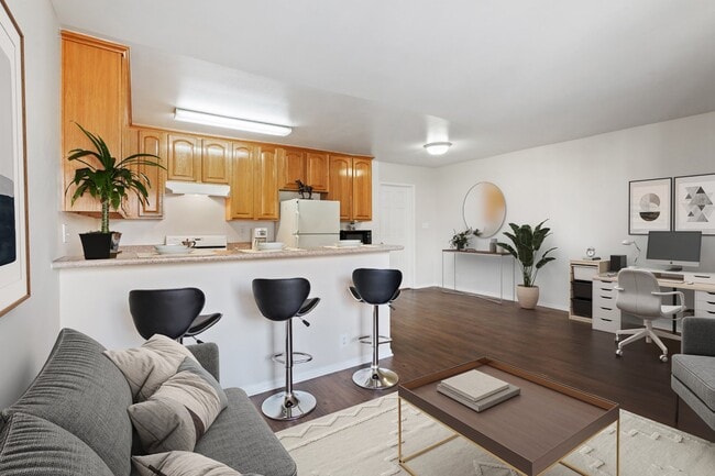 Photo - 721 W 30th St Unit 20