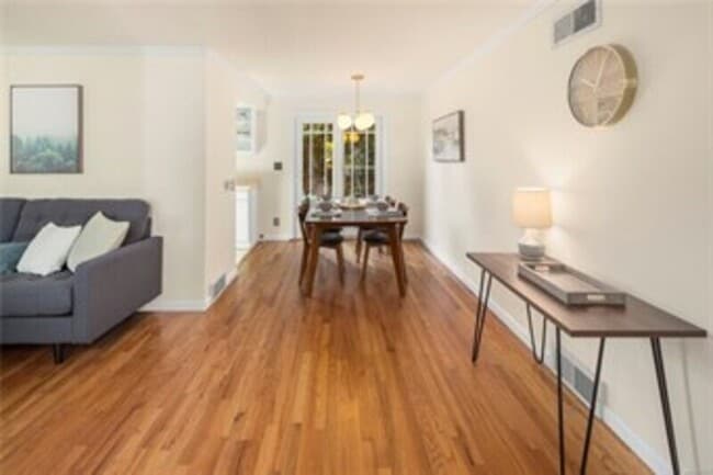 Photo - 3247 NE 97th St