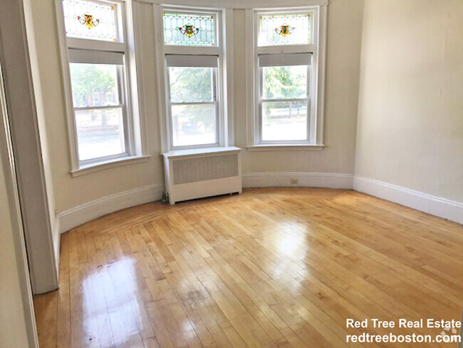 Building Photo - 1824 Beacon St Unit 1 Rental