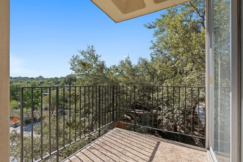 Photo - Four Oaks Apartments