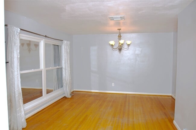 Building Photo - 107 Palm Ln