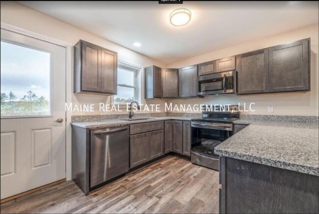 Building Photo - 221 Mountain Rd Unit A Rental