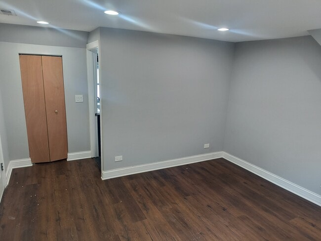 Entrada del dormitorio - 1626 S Washtenaw Ave Unidad 2nd floor