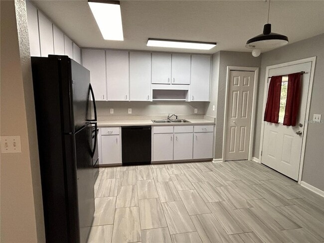 Photo - 911 NW 4th Ave