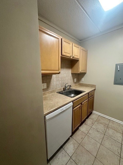 Photo - 16-16 Ellery St Unidad 105