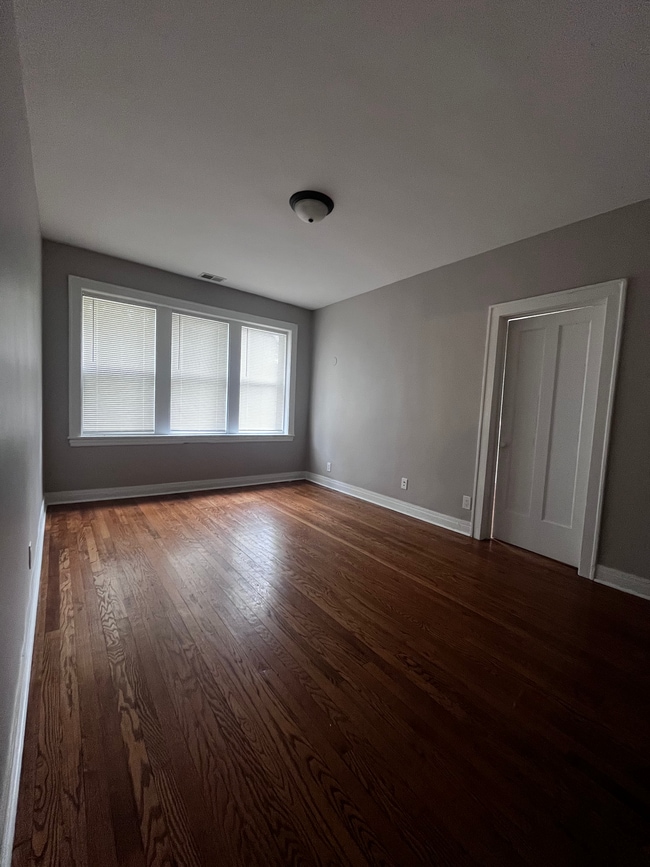 Photo - 1150 N Springfield Ave Unit 2