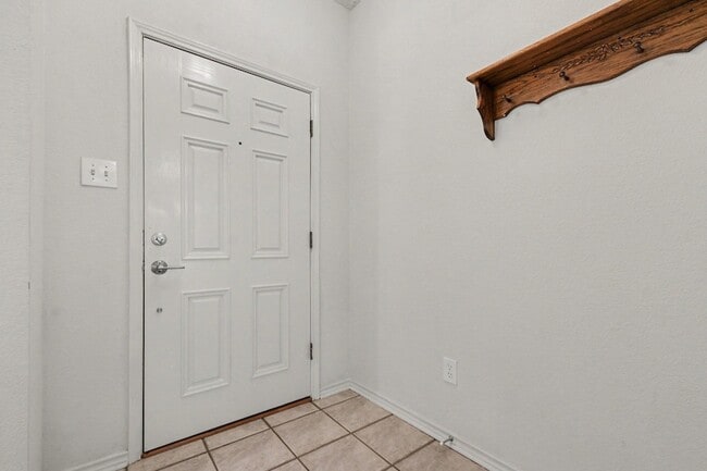 1306 Woodmont Dr