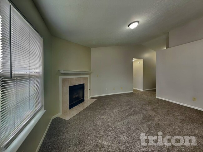 Photo - 4831 Dietzen Blvd