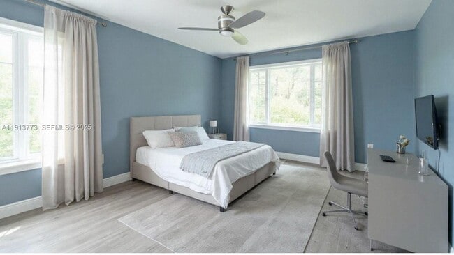 Building Photo - 1070 W 43rd Pl