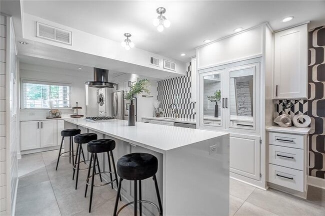 Building Photo - 1445 Monroe Dr NE Unit 12D