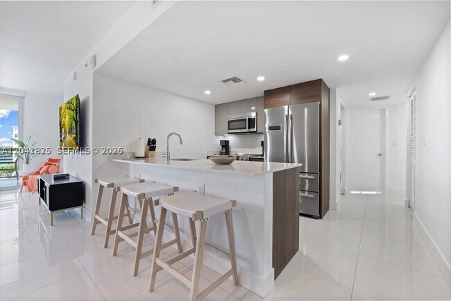 Photo - 9261 E Bay Harbor Dr Unit 507