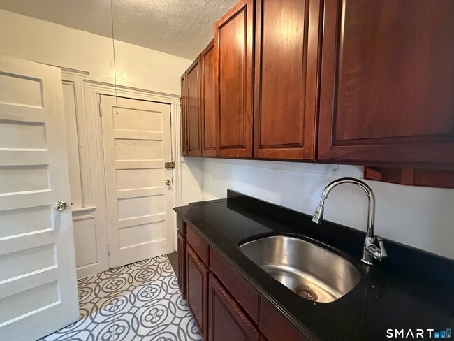Photo - 184 Fairview St Unit 1