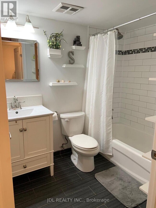 Photo - 19 Northern Heights Dr Unit 403
