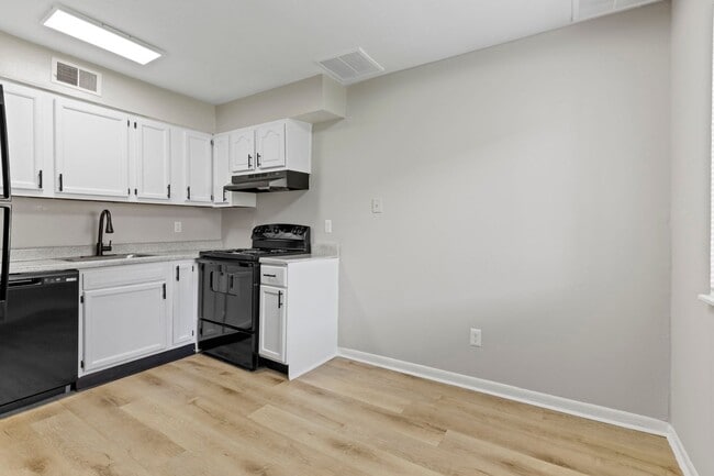 Photo - The Hills Apartment Homes