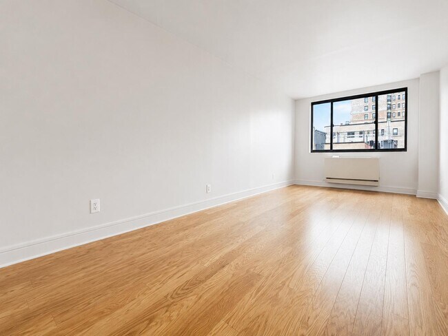 Photo - 323 W 96th St Unidad 907