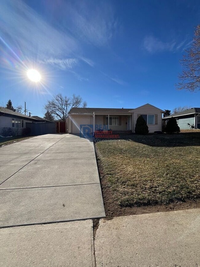 Photo - 2120 W Gill Pl