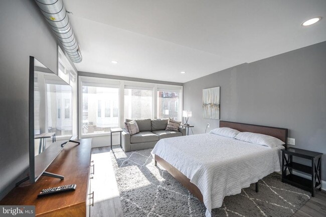 Photo - 1620 Mt Vernon St Unit 2R