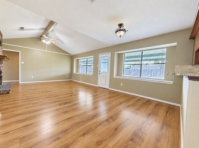 9943 Bayou Woods Dr