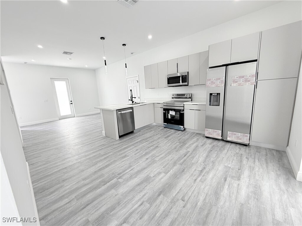 Photo - 1139 Copley St E