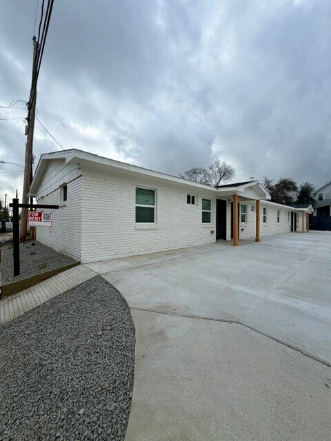 Photo - 206 E 33rd St Unidad 8