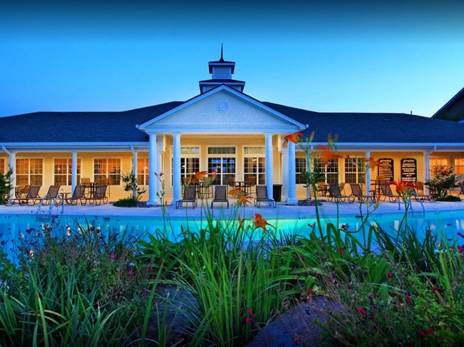 Forty649 North Hills Off-Campus Housing, El Paso, TX