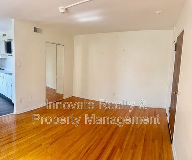 Photo - 9513 Hoff St