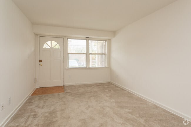 2BR, 1BA - 766 SF - Park Georgetown