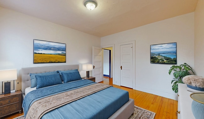 Photo - 1917 Emerson Ave S