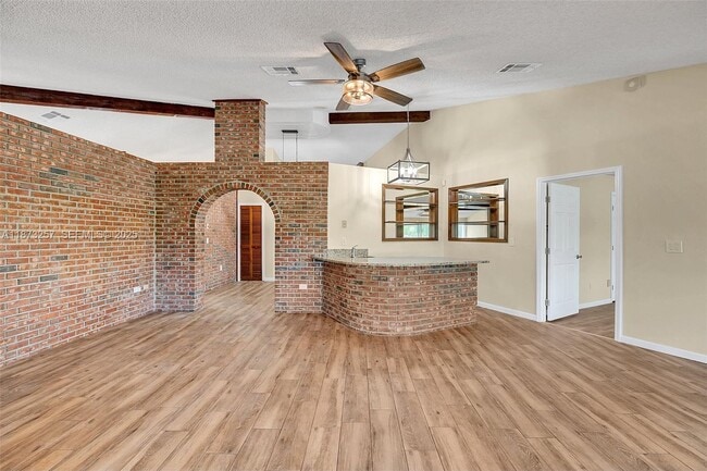 Photo - 1785 Lisa Ln