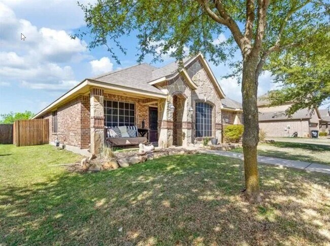 1052 Lufkin Ln