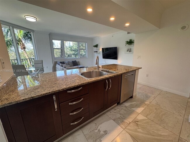 Photo - 20000 E Country Club Dr Unit 208