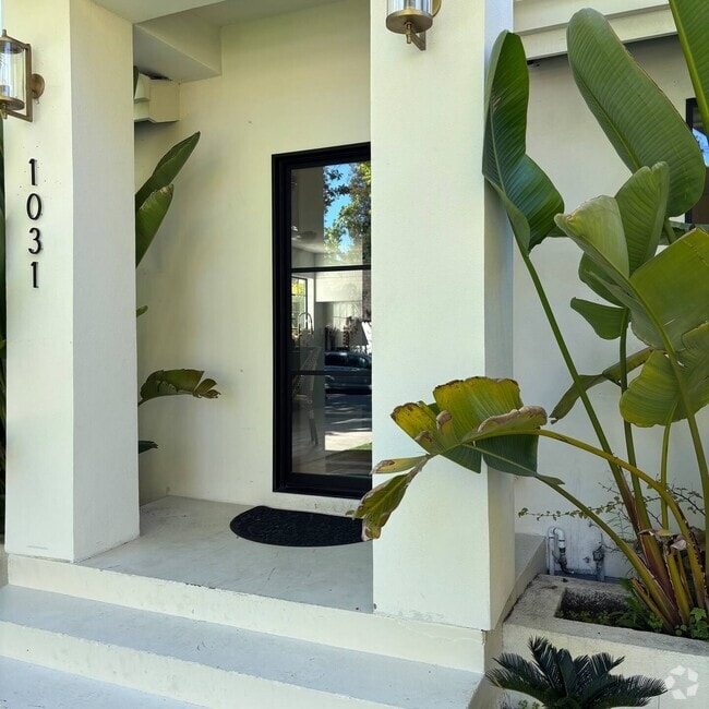 Building Photo - 1031 Almanor Ave Rental